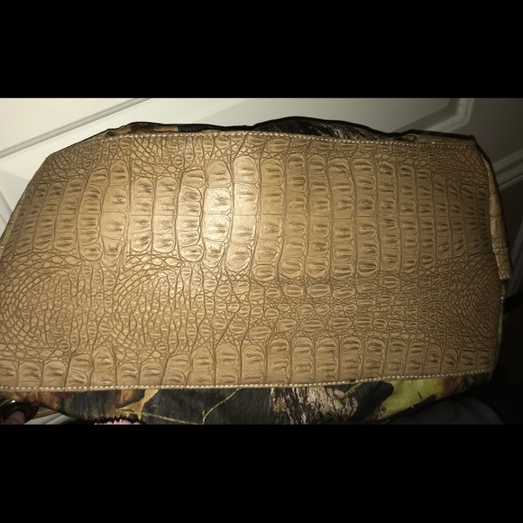 Overnight bag with cross embellishments - Picture 6 of 7